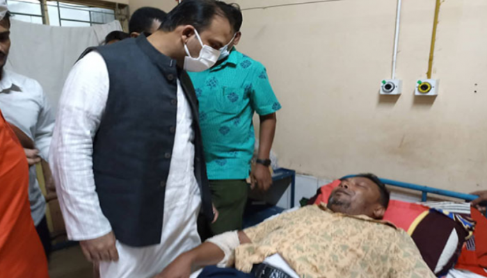 সংঘর্ষে আহত যুবলীগ নেতাকর্মীদের পাশে কেন্দ্রীয় নেতারা