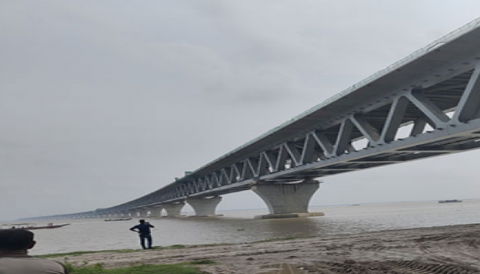 পদ্মা সেতুর একাংশ দিয়ে নৌযান চলাচলে স্থায়ী নিষেধাজ্ঞা