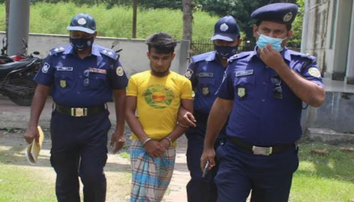 স্কুলছাত্রীকে তুলে নিয়ে ধর্ষণের অভিযোগে যুবক গ্রেফতার