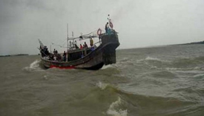 বঙ্গোপসাগরে ১৪ জন জেলেসহ ফিশিংবোট নিখোঁজ