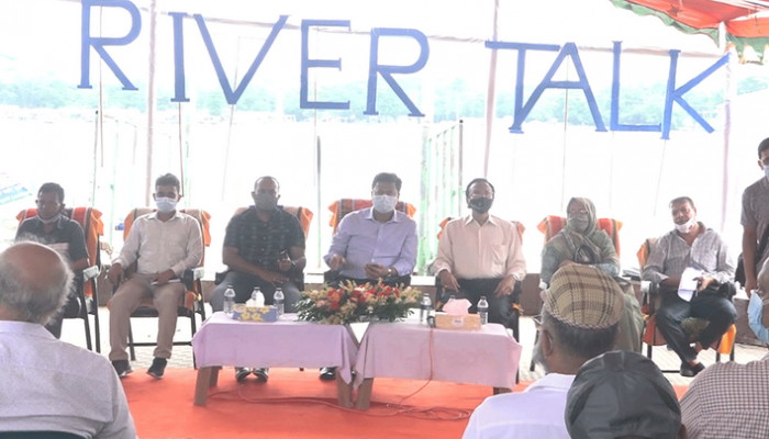 বরিশালে বিশ্ব নদী দিবস উপলক্ষে ‘রিভার টক’
