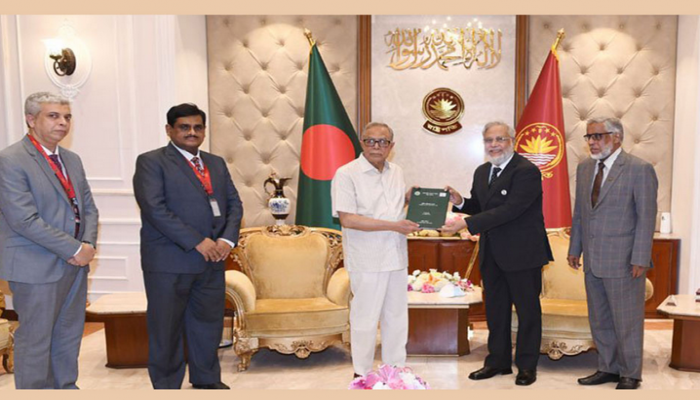 রাষ্ট্রপতির কাছে আইন কমিশনের বার্ষিক রিপোর্ট পেশ
