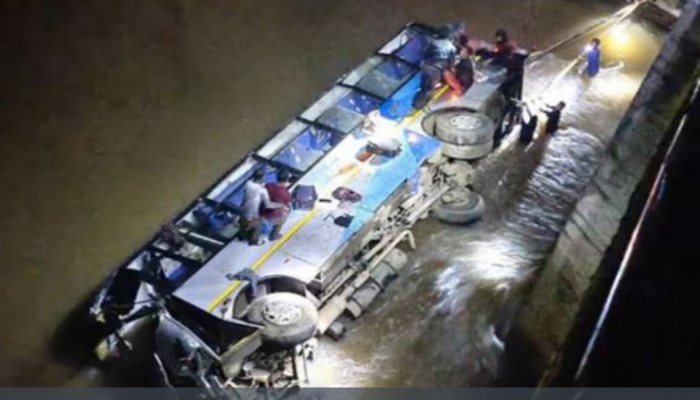 মেঘালয়ে যাত্রীবাহী বাস নদীতে, চালকসহ ৬ জনের মৃত্যু