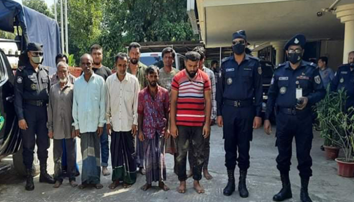 নৌপথে চাঁদাবাজির অভিযোগে আটক ১০