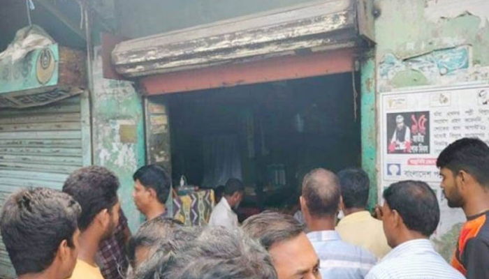 আশুলিয়ায় ১৯ সোনার দোকানে ডাকাতির হোতা ‘মাস্টার’