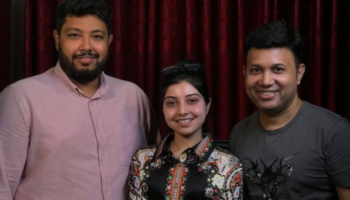 ইয়াং স্টারের থিম সং গাইলেন যারা