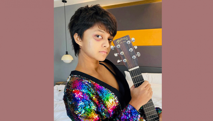 কনসার্টের মঞ্চে আহত ‘মানিকে মাগে হিথে’র শিল্পী ইয়োহানি