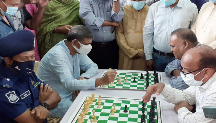 শেখ কামাল ইনডোর স্টেডিয়ামে দাবা লীগের উদ্বোধন