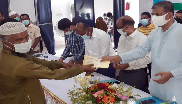 মাগুরায় ১৪৪ জন পেল চিকিৎসা সহায়তা