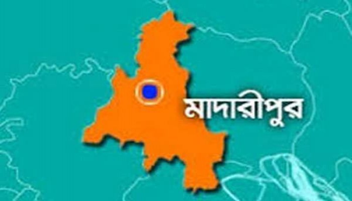 মাদারীপুরে হাতবোমা বিস্ফোরণে বাড়ি বিধস্ত, আহত বেশ কয়েকজন