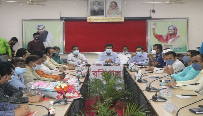 বরিশালে দুর্গাপূজা উদযাপন উপলক্ষে জেলা প্রশাসনের প্রস্তুতি সভা