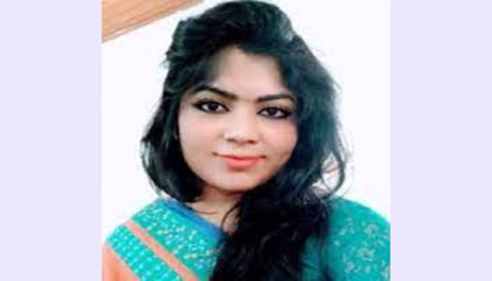 'আপা' সম্বোধন করায় রেগে গেলেন ইউএনও!
