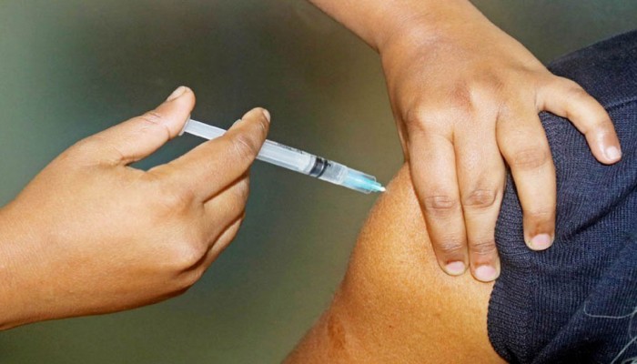 ভারত থেকে কেনা ১০ লাখ টিকা আসছে বিকেলে