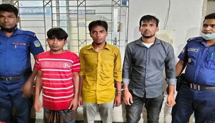ফুলপুরে পুলিশি তৎপরতায় ৩ ঘণ্টার মধ্যে অটোরিকশা উদ্ধার, আটক ৩