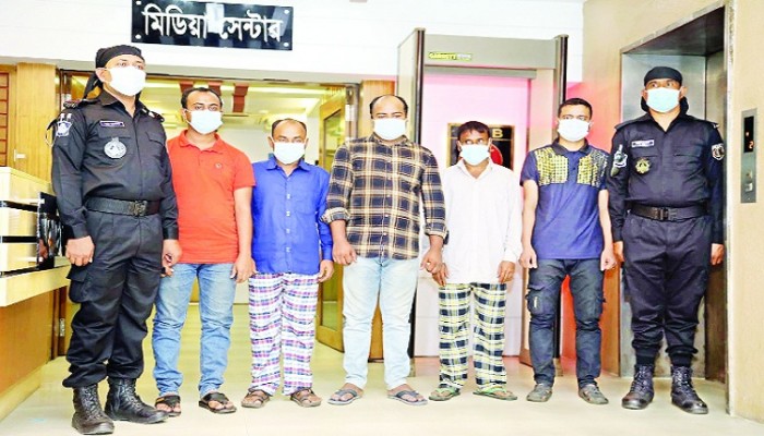 ভারতে নিয়ে শতাধিক ব্যক্তির কিডনি বিক্রি!