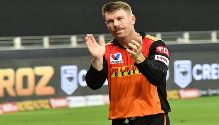 আইপিএলে নতুন দলের অধিনায়ক হতে চান ওয়ার্নার