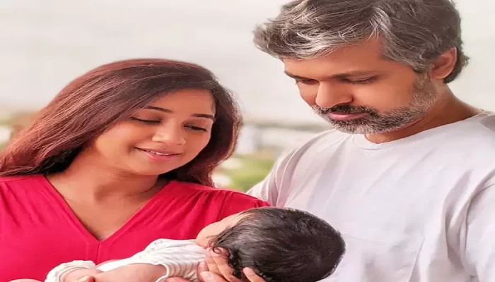 ছেলেকে নিয়ে প্রথম পূজা শ্রেয়া ঘোষালের