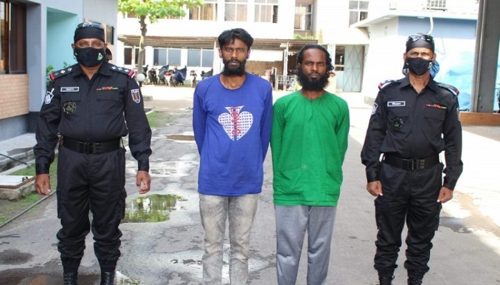স্ত্রীর পরকীয়া প্রেমিককে হত্যা, গ্রেফতার ২