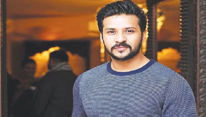 নব্বই বছর আগের চরিত্রে নিরব!