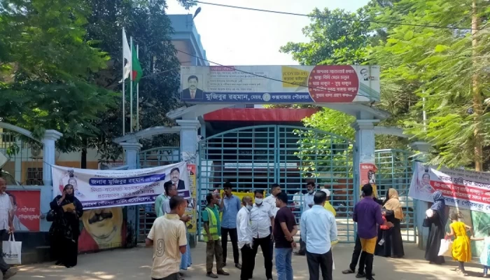 কক্সবাজার পৌরসভার সেবা বন্ধ, ভোগান্তিতে পৌরবাসী