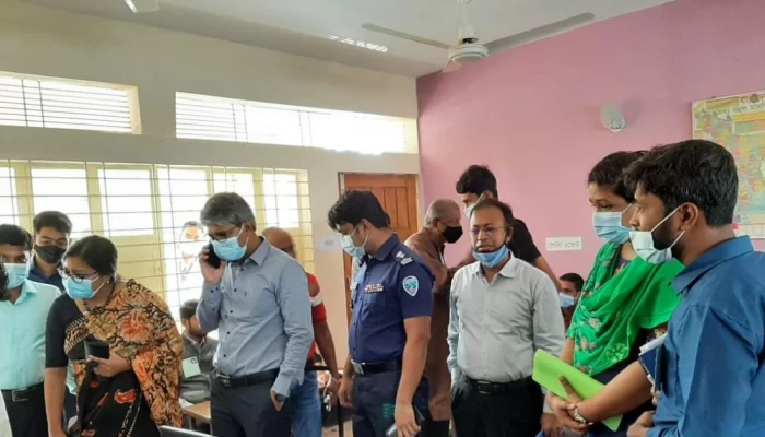ফেনীর ছাগলনাইয়া পৌরসভা নির্বাচনে ভোটগ্রহণ চলছে