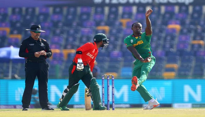 টাইগাররা ২ রানের ব্যবধানে ৩ উইকেট হারিয়ে চাপে
