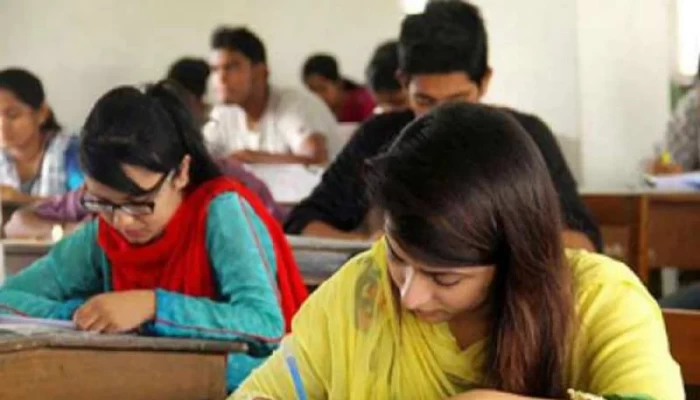 প্রতি শুক্রবার গড়ে ১৫ প্রতিষ্ঠানের পরীক্ষা!