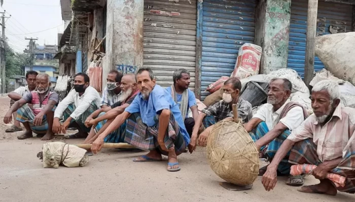 করোনার আগের তুলনায় আগস্টে আয় কমেছে ২৩ শতাংশ