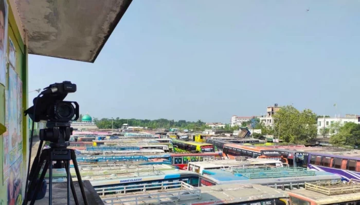 খুলনায় পরিবহন ধর্মঘটে চরম ভোগান্তিতে যাত্রীরা