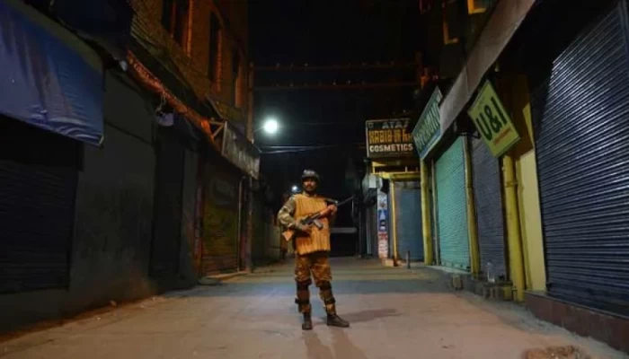 শ্রীনগরে সন্ত্রাসীদের গুলিতে পুলিশ সদস্য নিহত