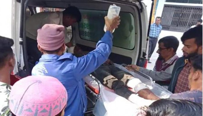 মাদারীপুরের দুই চেয়ারম্যান প্রার্থীর সংঘর্ষে আহত ২০