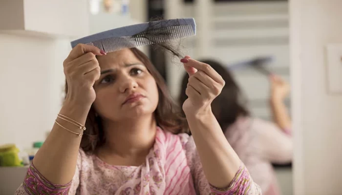 চুলে টাক পড়তে শুরু করেছে?