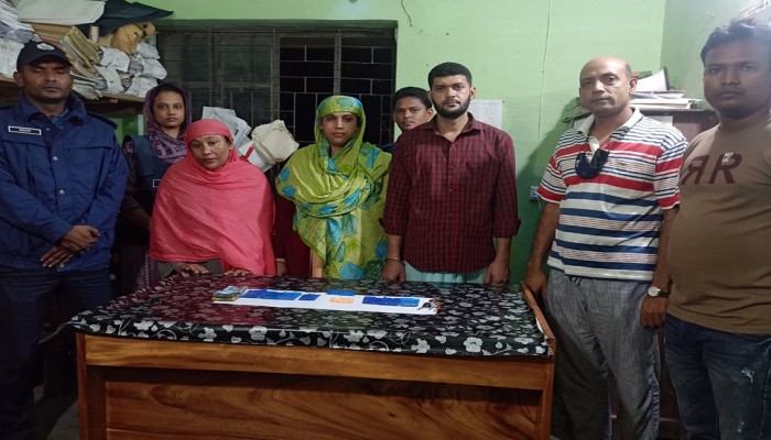 ভোলার চরফ্যাশনে ৮০০ পিস ইয়াবাসহ গ্রেফতার ৩