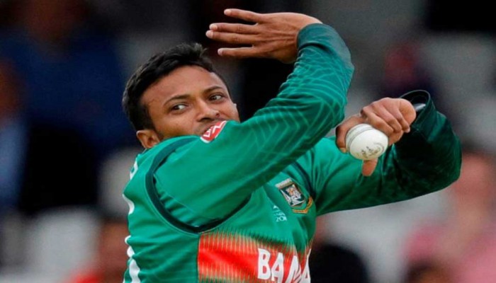 সাকিব শীর্ষস্থান ধরে রাখতে পারলেন না
