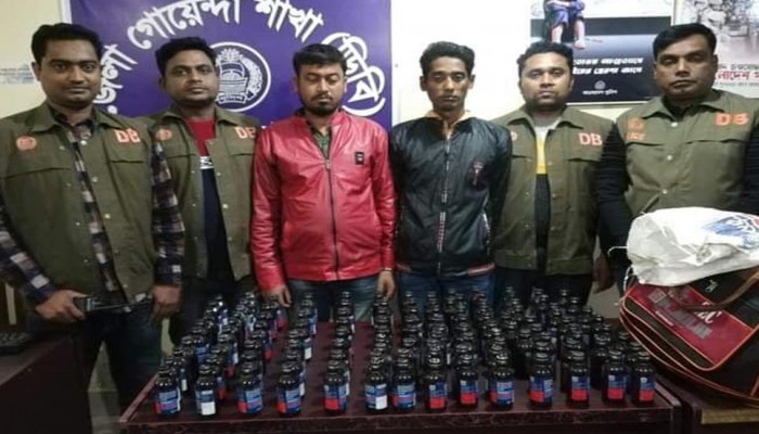 ফেন্সিডিলসহ মাদক ব্যবসায়ী আটক
