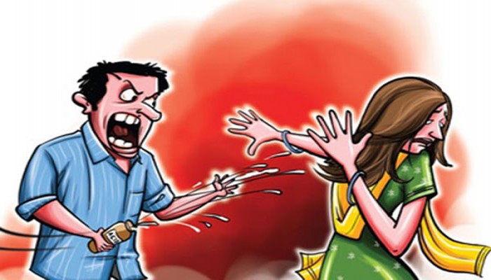 দুর্বৃত্তরা ঝলসে দিলো কলেজছাত্রীর মুখ