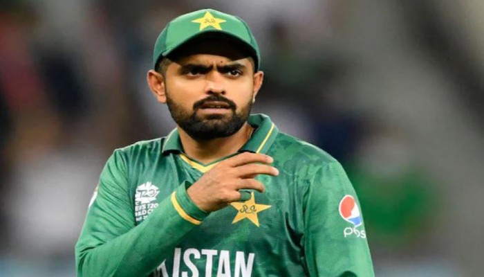 পতাকা উড়িয়ে অনুশীলন করায় পাকিস্তানের অধিনায়কসহ ২১ জনের বিরুদ্ধে মামলার আবেদন