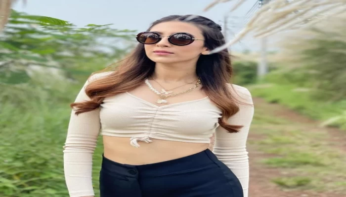 গোয়েন্দা এজেন্ট হচ্ছেন মিম