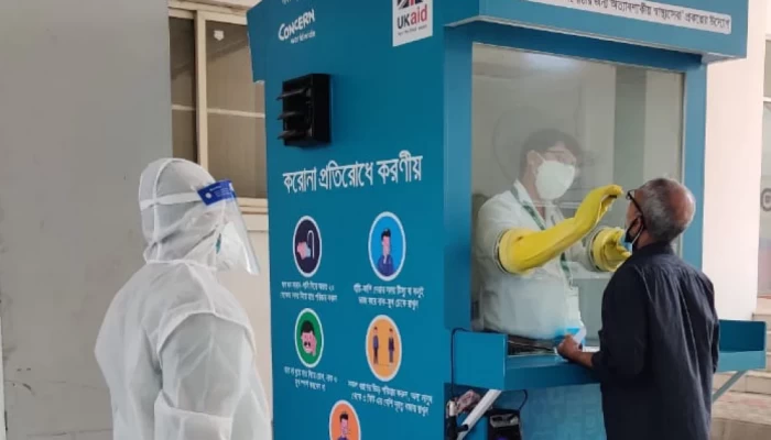 ওমিক্রন আতঙ্কে ভারতের ‘ঝুঁকিপূর্ণ’ তালিকায় বাংলাদেশ