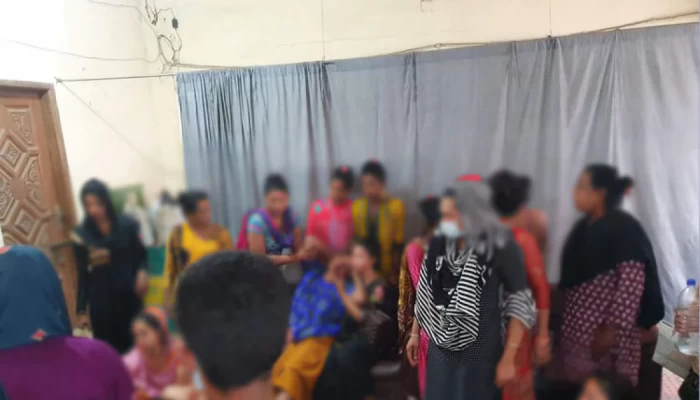 উত্তরায় হিজড়াদের ওপর হামলায় আহত ৮