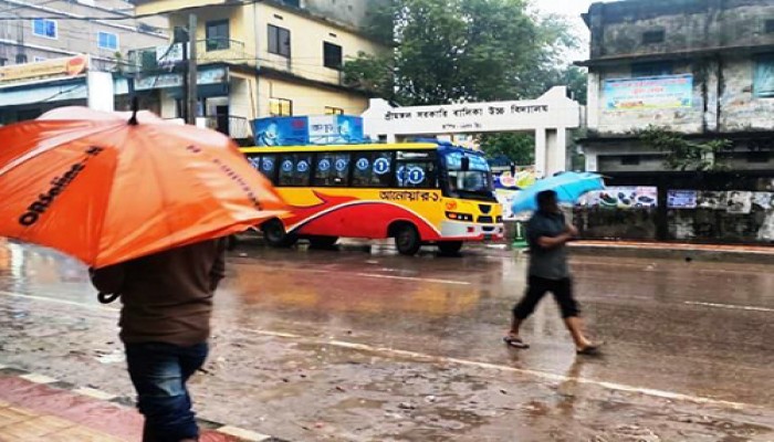শ্রীমঙ্গলে দিনভর বৃষ্টিতে স্থবির জনজীবন
