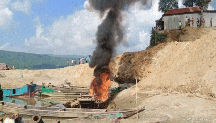 জাফলংয়ে টাস্কফোর্সের অভিযানে শ্যালো মেশিন ২৩ ধ্বংস