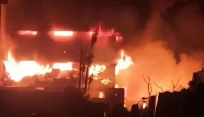 চট্টগ্রামে ঝুটের গুদামে আগুন