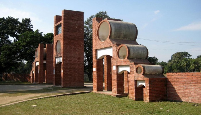 বিবাহিত ছাত্রীদের হল ছাড়ার নির্দেশ স্থগিত
