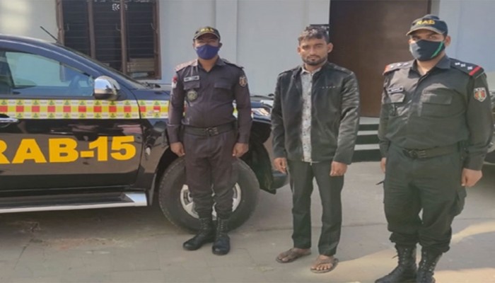 কক্সবাজারের হোটেলে আটকে রেখে স্কুলছাত্রীকে ধর্ষণ, প্রধান আসামি গ্রেফতার