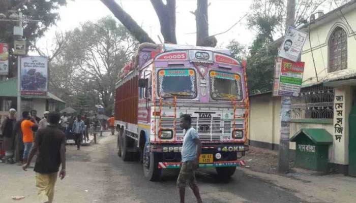 রাজস্ব ঘাটতিতে হিলি স্থলবন্দর