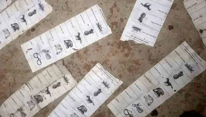 নৌকা প্রতীকে সিল দেওয়া ব্যালট পেপার উদ্ধার