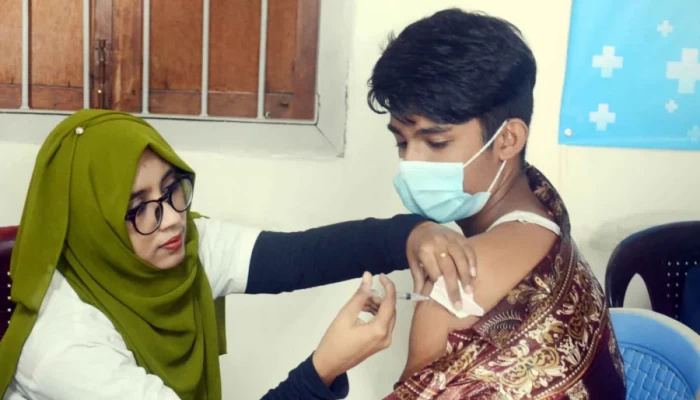 এক লাফে দেশে করোনা শনাক্ত প্রায় ১৫০০