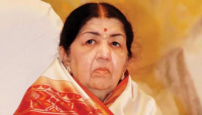 বিনোদন  করোনায় আক্রান্ত লতা মঙ্গেশকর, আইসিইউ-তে ভর্তি