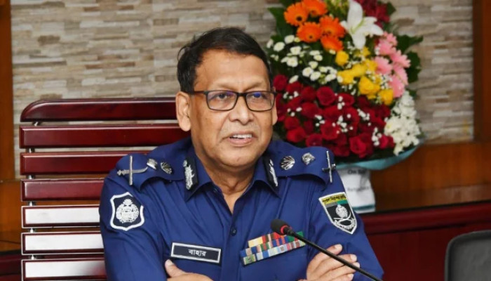 নিরীহ কারও নামে মামলা হলে আইনি প্রক্রিয়ায় প্রত্যাহার করতে হবে: আইজিপি